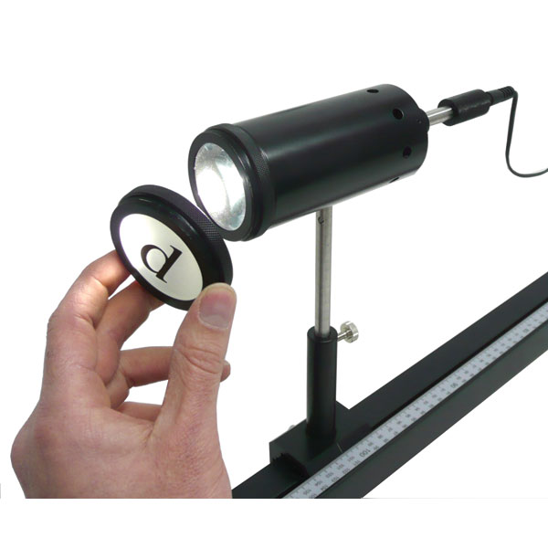 Source LED avec condenseur + lettre "d"