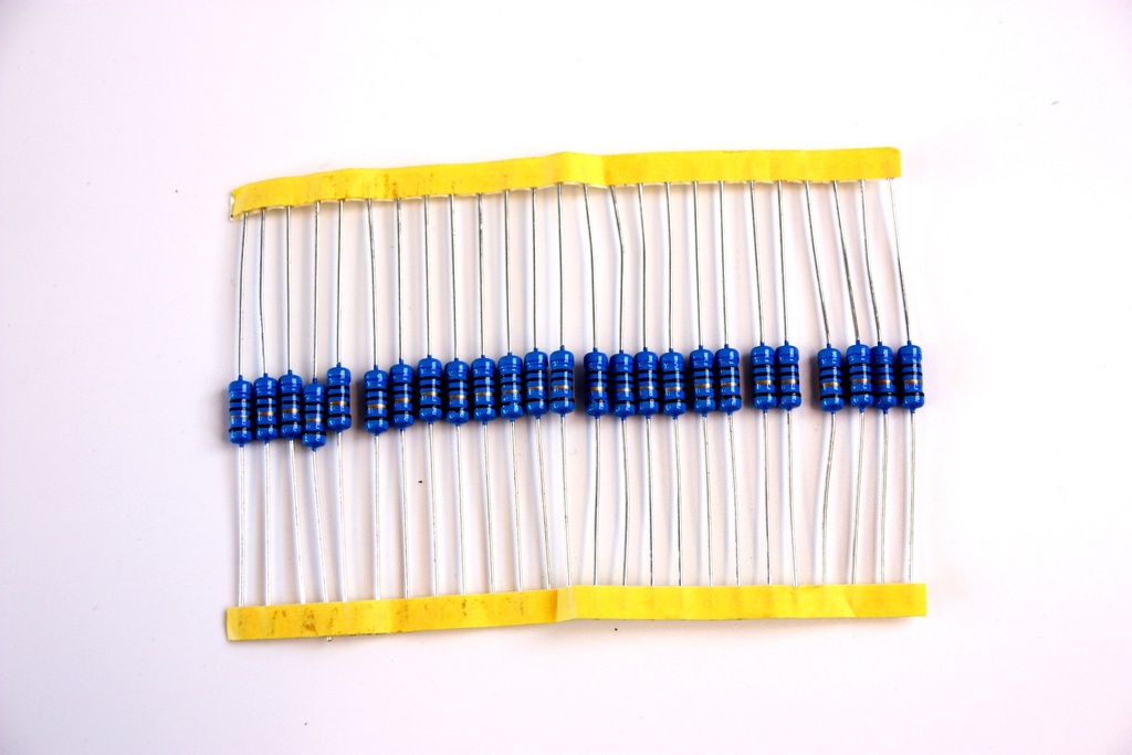 Résistances 68 Ohms 5% 1W (lot de 25)