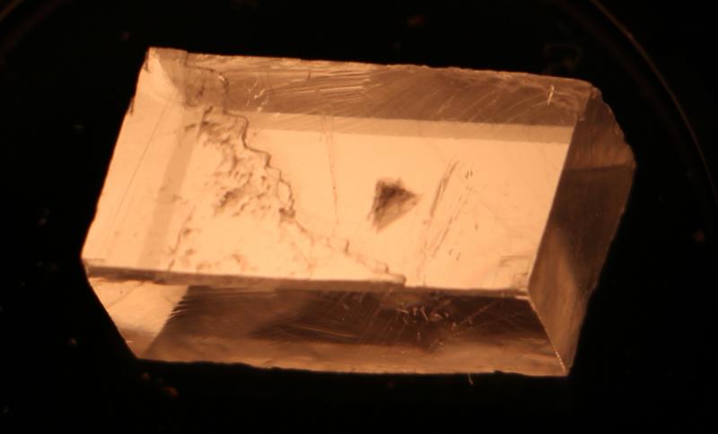 Bloc de calcite pour biréfrigence