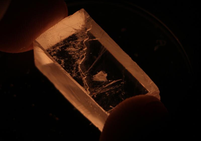 Bloc de calcite pour biréfrigence