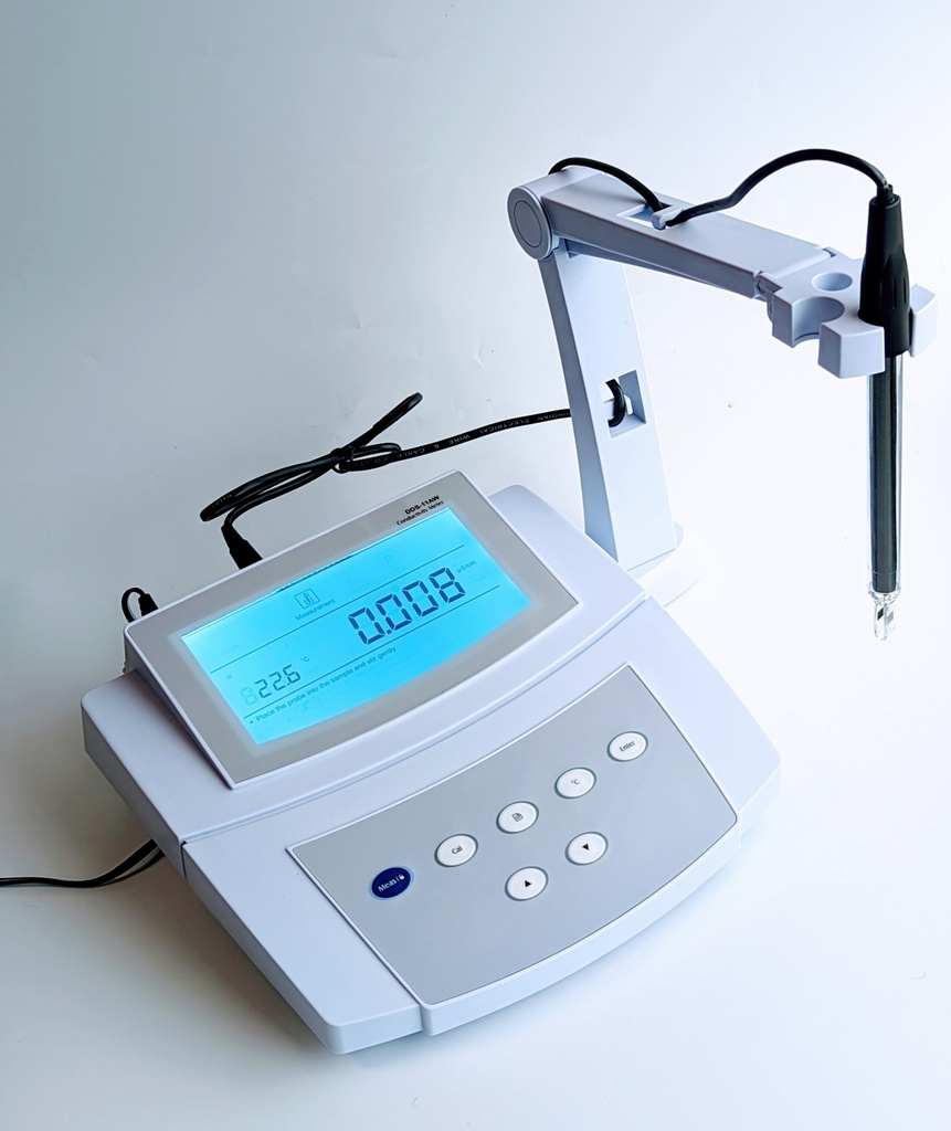 Conductimètre de paillasse CS-02