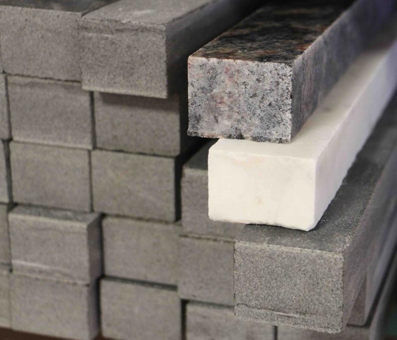 Barre granite 1 face polie 60x4x3 CM