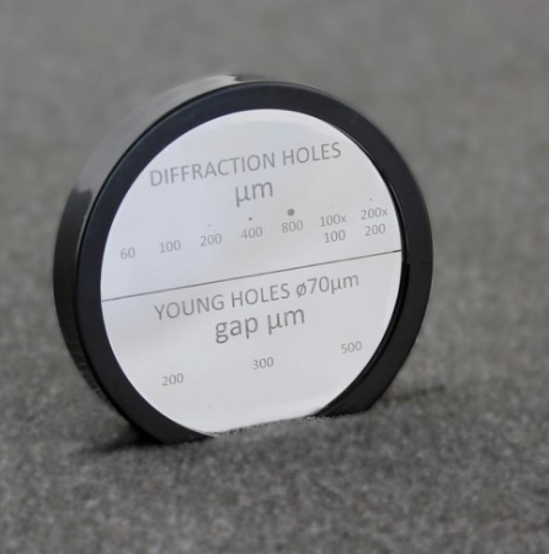 [S69775] Jeton cercle trous simples de diffraction et trous de Young