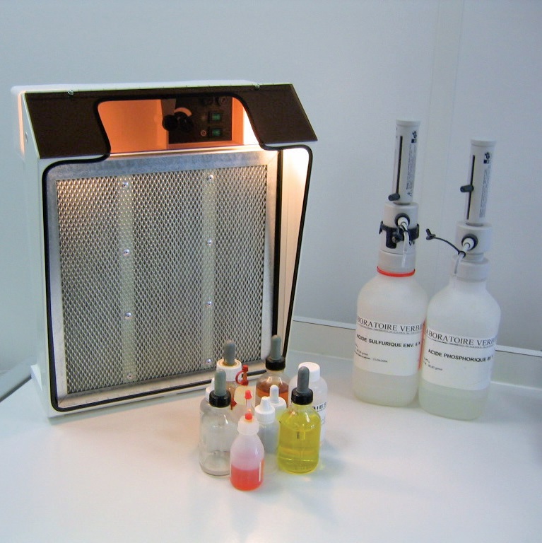 Hotte mobile portable et accessoires (filtre, visière)