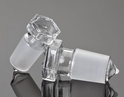 Bouchon hexagonal en verre à base pointue