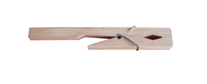 Pince en bois